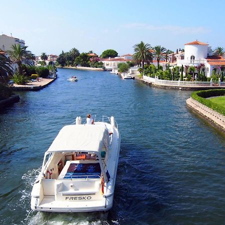 Holiday Home Requesens Canal Empuriabrava Exteriér fotografie
