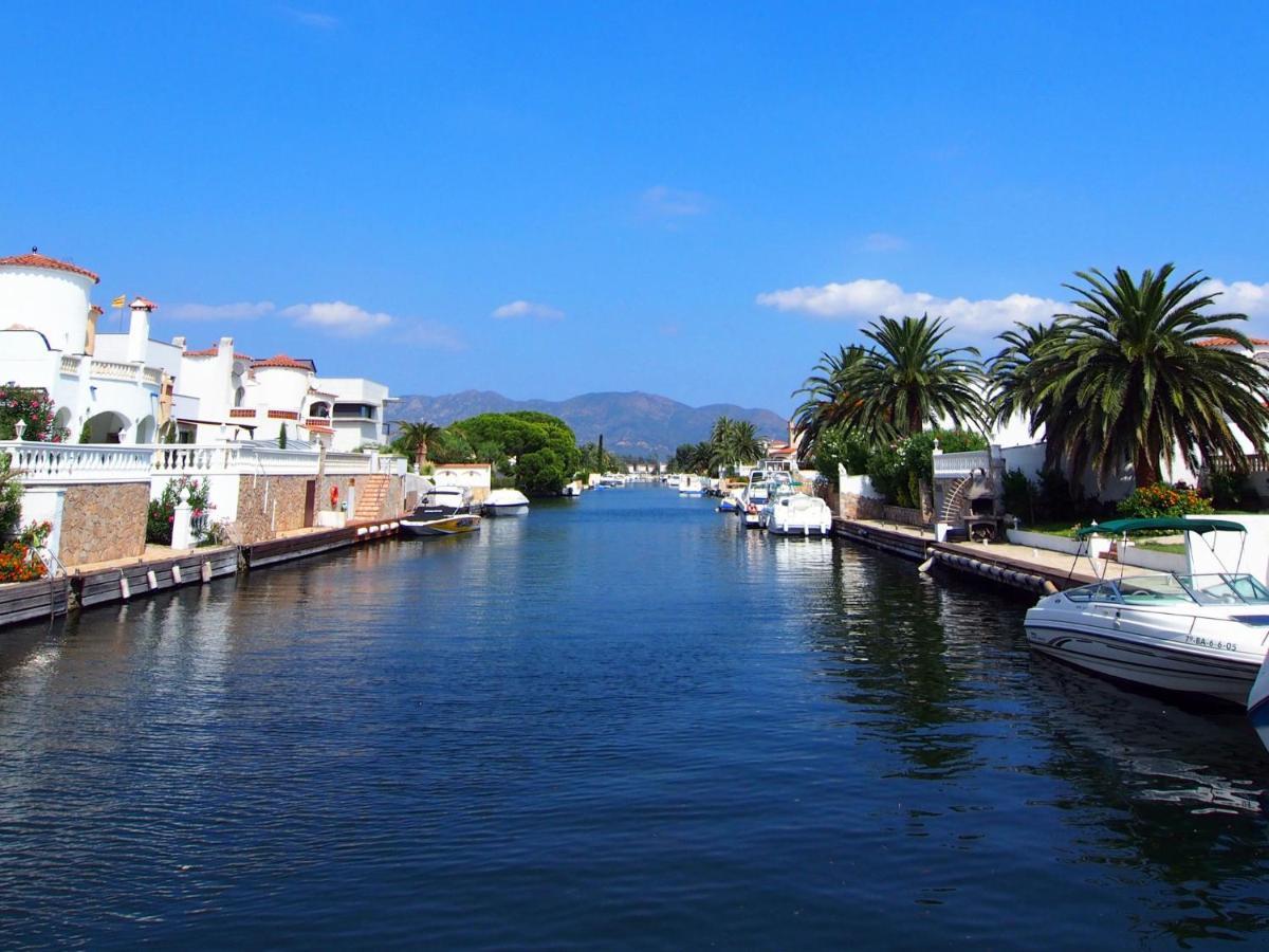 Holiday Home Requesens Canal Empuriabrava Exteriér fotografie