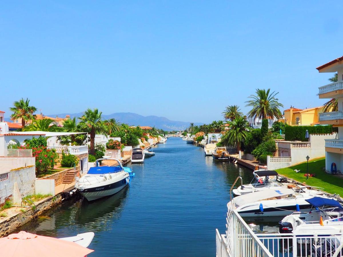Holiday Home Requesens Canal Empuriabrava Exteriér fotografie