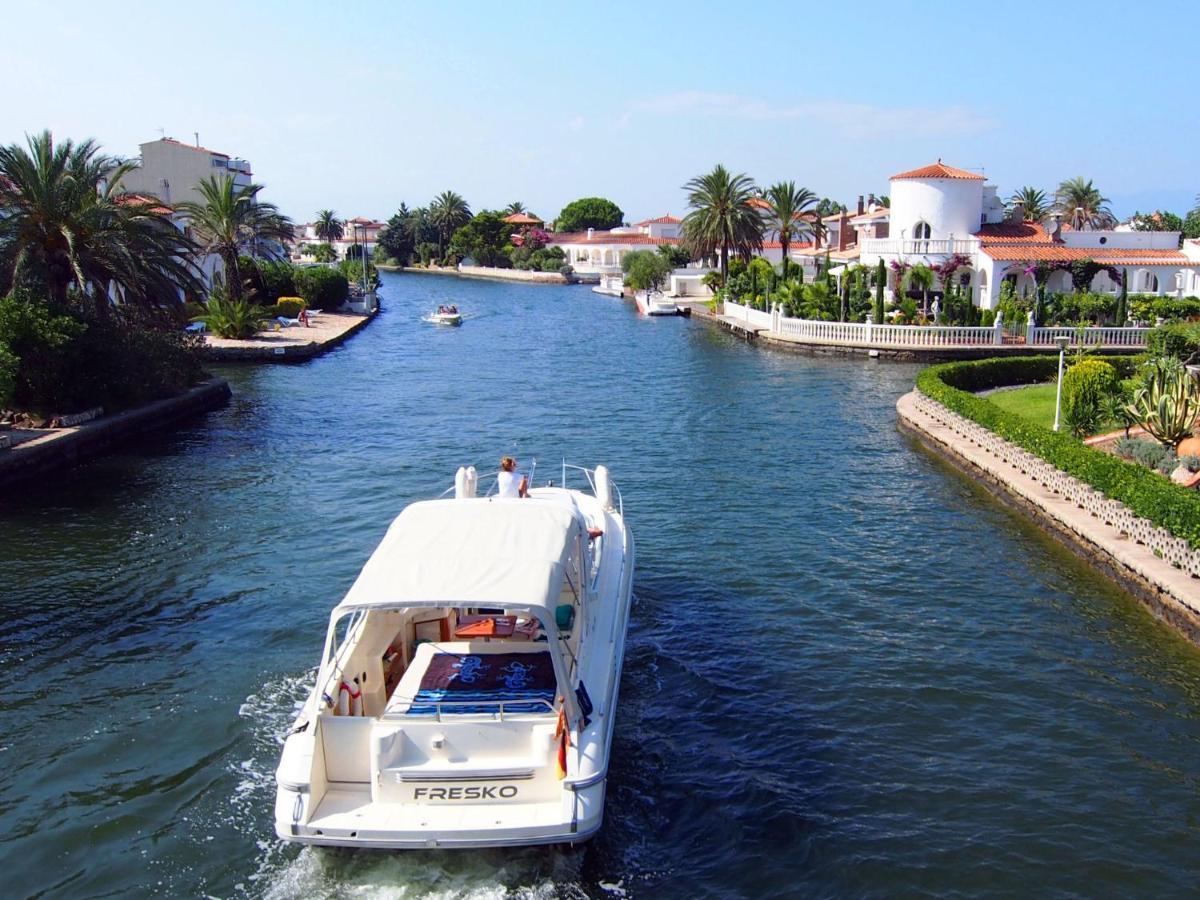 Holiday Home Requesens Canal Empuriabrava Exteriér fotografie