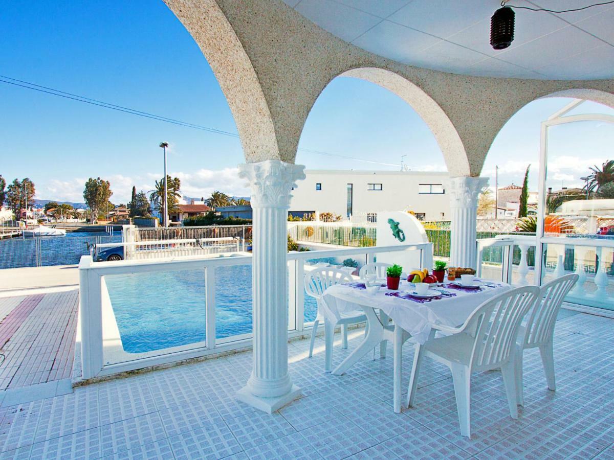 Holiday Home Requesens Canal Empuriabrava Exteriér fotografie